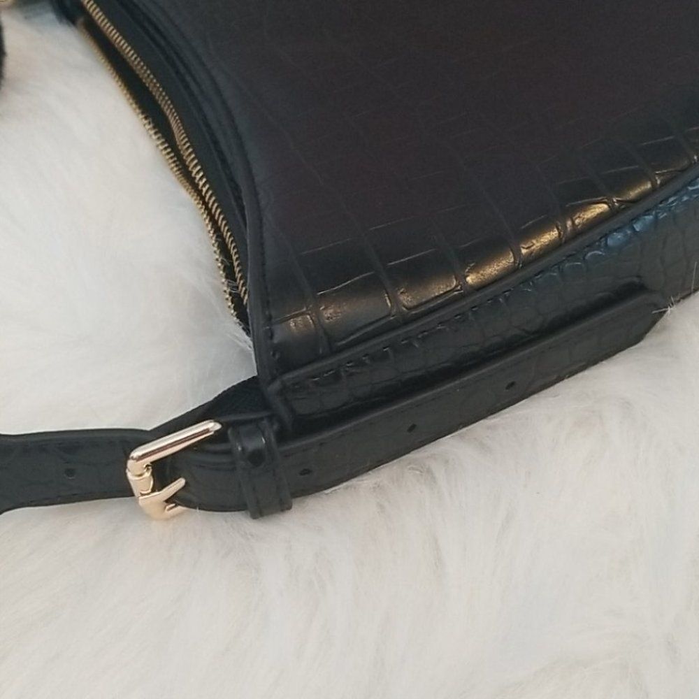 NWT Massini Embossed Bucket Hobo Style Bag - Picture 12 of 12